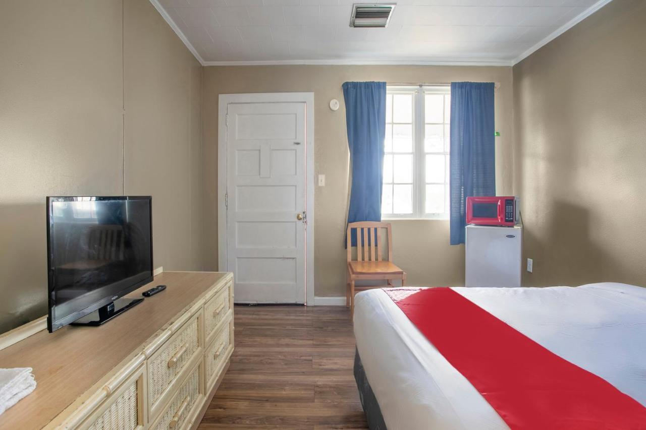 Oyo Hotel Lakeland Ga I-129 エクステリア 写真